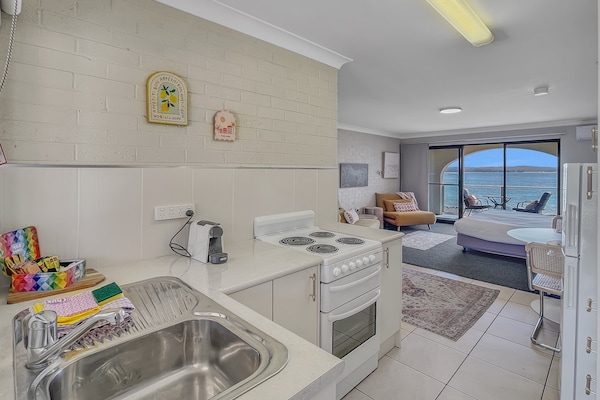 Licht appartement aan Casey's Beach in Batehaven - thumbnail 5
