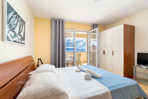 Apartments Radevenjić - Premium One Bedroom Apartment with Sea View and Terrace - thumbnail 4