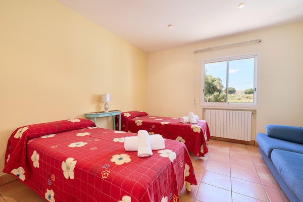 Privézwembad en ruimte in Villa Francina in Blanes - thumbnail 4