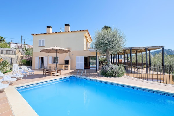 Privézwembad en ruimte in Villa Francina in Blanes - thumbnail 1