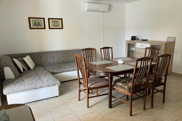 Op 500m van het strand: Ruim appartement in Povljana voor 6 personen - thumbnail 4