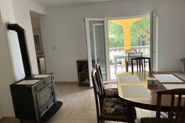 Op 500m van het strand: Ruim appartement in Povljana voor 6 personen - thumbnail 6