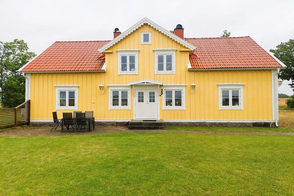 Ruim vakantiehuis voor 6 aan de golfbaan van Omberg in Östergötland - thumbnail 1