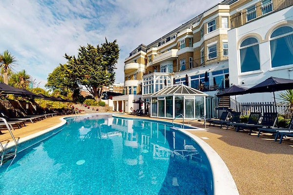 Op 800 m van het strand: Deluxe Double Suite in Bournemouth - thumbnail 2
