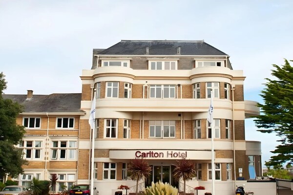 Luxe Studio met Balkon & Zeezicht op 800m van Strand in Bournemouth - thumbnail 2