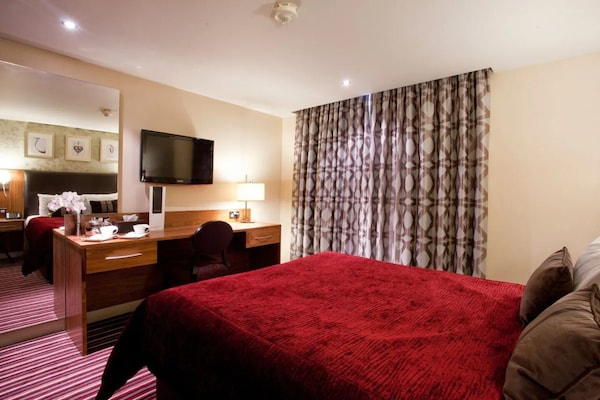 Classic Double room in Gloucester met wellness en fitness aan de rand van de Cotswolds - thumbnail 2
