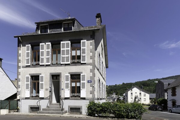 Villa Pax 2: Gezellig appartement aan de golfbaan in La Bourboule - thumbnail 1