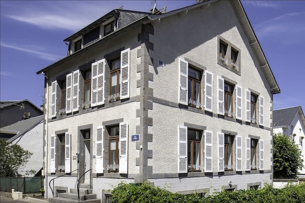Centraal gelegen appartement in La Bourboule voor 5 personen · 50 m² - thumbnail 1