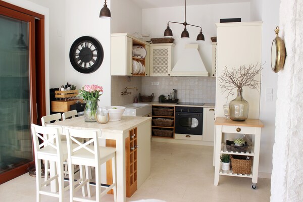 Villa Marella: Direct aan zee in Milna, 3 slaapkamers - thumbnail 3