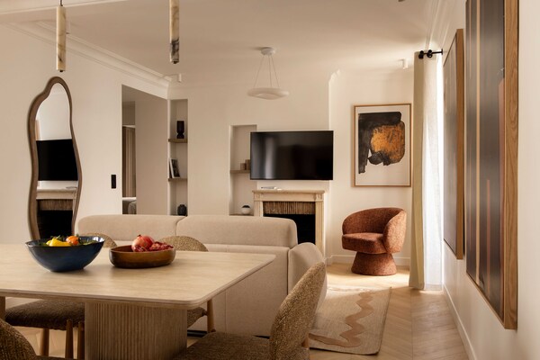 Elegant appartement tussen Notre-Dame en het Louvre in hartje Parijs - thumbnail 4
