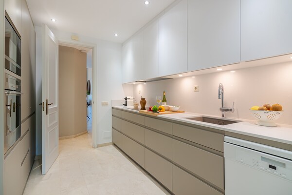Luxe zeezicht appartement Marbella met verwarmd zwembad en golf ligging - thumbnail 4