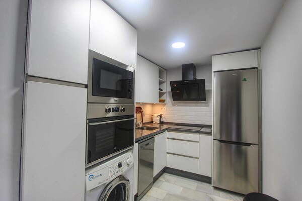 Frontline Puerto Banús: luxe appartement met zeezicht en jachthaven op 250m - thumbnail 3