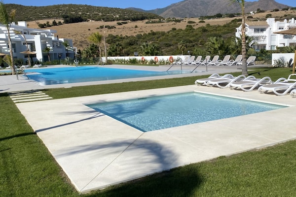 6-persoons penthouse aan het strand in Casares - thumbnail 1