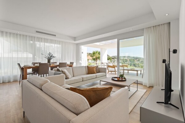 Aan het strand: Ruim appartement in Casares met solarium - thumbnail 1