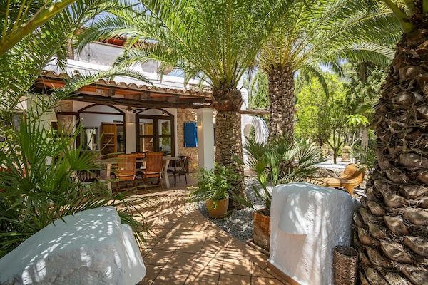 Authentieke finca met privézwembad en Balinese terrassen bij Ibiza-Stad - thumbnail 1