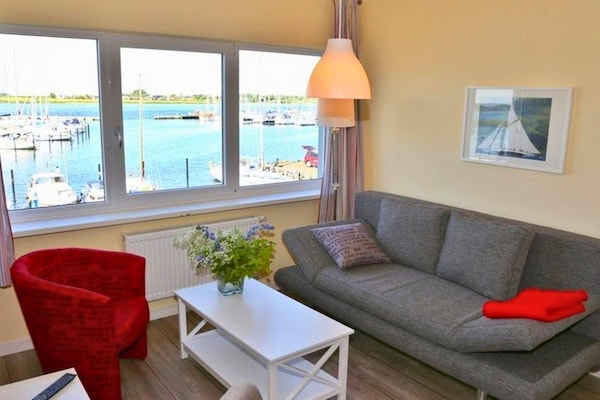 5-persoons appartement aan zee in Burgtiefe-Südstrand - thumbnail 1