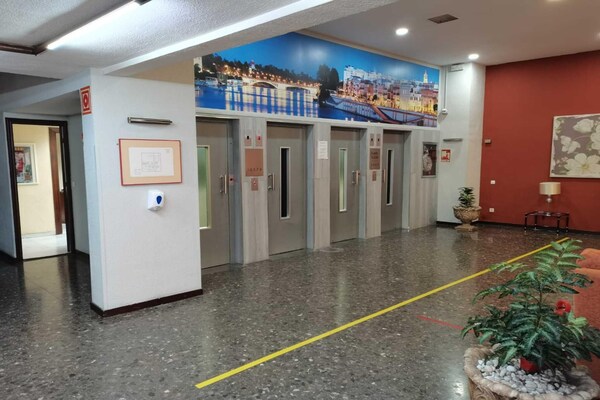 Licht appartement in Triana, op loopafstand van de kathedraal - thumbnail 2