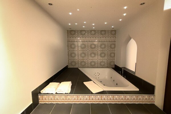 Luxe appartement met jacuzzi in Bendorf voor 2 personen - thumbnail 3