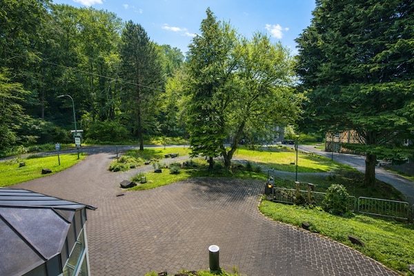 Knusse hotelkamer met balkon in het bos bij Koblenz - thumbnail 6