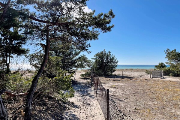 Exclusief vakantiehuis Gotland Tofta: 200m van zee, hottub & golf - thumbnail 6
