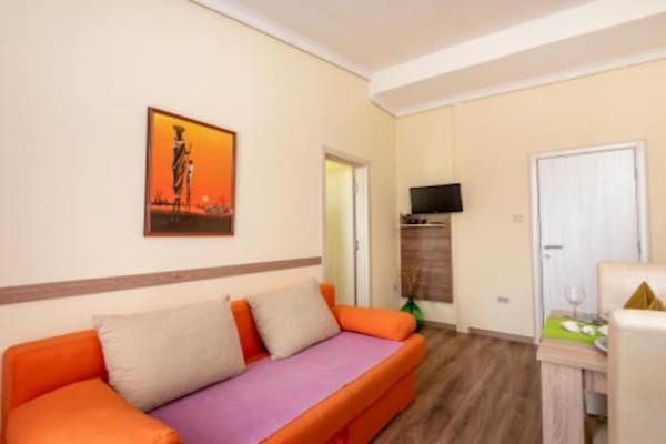 Villa Goldfield - One Bedroom Apartment with Sea View and Balcony - thumbnail 1