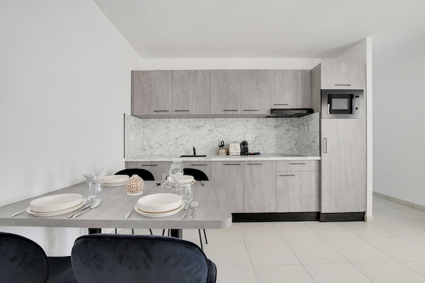 Elegant appartement in Suresnes met balkon voor 2 personen - thumbnail 2