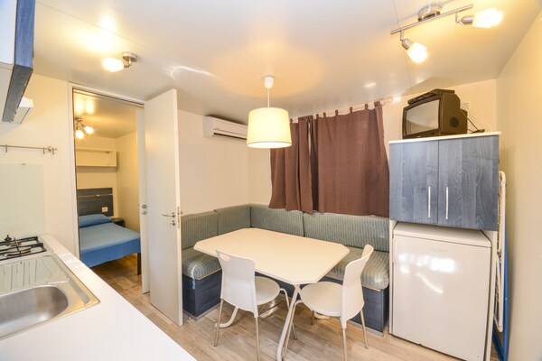 Moderne stacaravan voor 5 personen bij het Gardameer in Toscolano-Maderno - thumbnail 3
