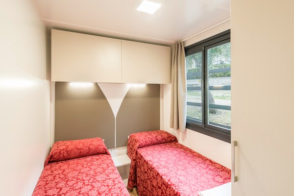 Moderne stacaravan voor 5 op camping Toscolano, vlakbij het Gardameer - thumbnail 6