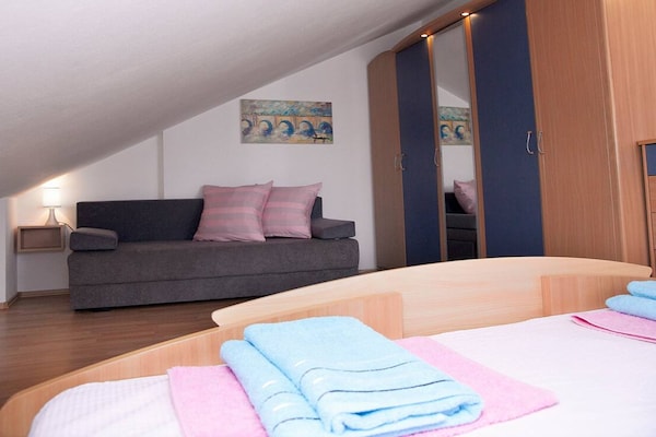 Apartments Ad Astra - Two Bedroom Apartment with Terrace and Sea View - thumbnail 5