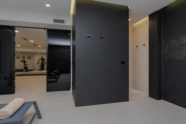 Lux Villa Mariva - Five bedroom Villa with pool - thumbnail 2