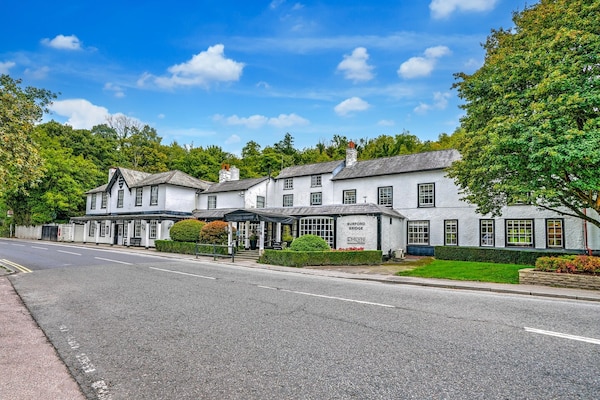 Deluxe Double Room in historisch hotel bij Box Hill, Surrey - thumbnail 4