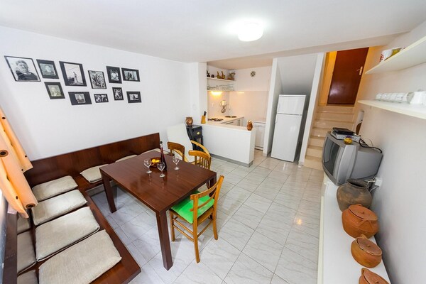 Sfeervol Appartement Cvita nabij Strand in Murter voor 6 Personen - thumbnail 6