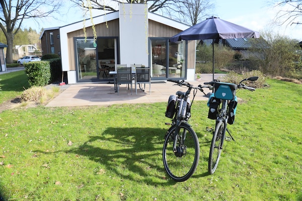Modern vrijstaand chalet bij Veluwemeer, 6 pers., tuin 729m² - thumbnail 2