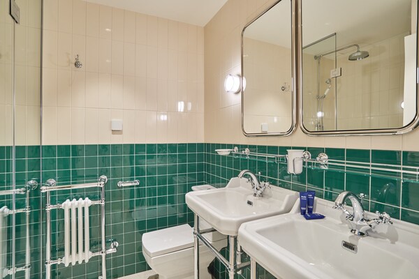 Verfijnd designappartement in het hart van Saint-Germain-des-Prés - thumbnail 4