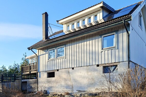 Sfeervol huis op Ingarö met zwembad, hottub en privé strand op 150m - thumbnail 4