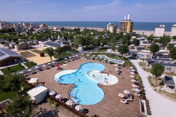 Lodge Superior aan zee: vrijstaande stacaravan voor 6 personen in Viserba - thumbnail 2