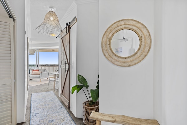 Licht appartement met zeezicht en balkon in Labrador - thumbnail 3
