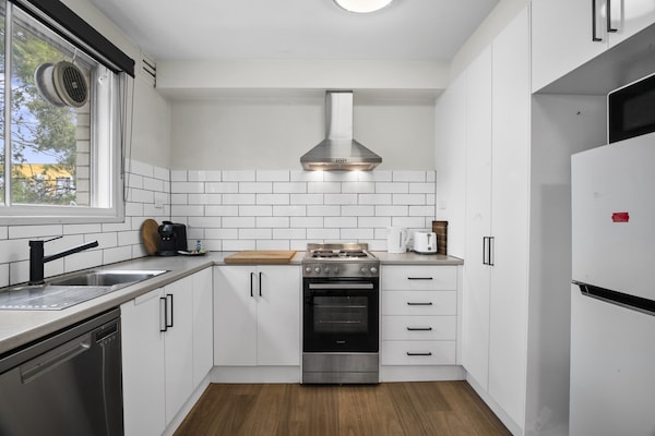 Licht appartement met 2 slaapkamers in Flemington - thumbnail 3