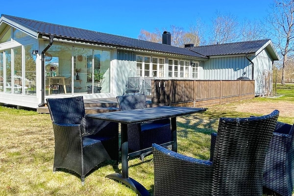 6-persoons vakantiehuis in Färjestaden op 450m van zee - thumbnail 6
