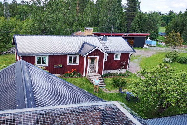 Knus vakantiehuis in Årsunda met strand op 3 km afstand - thumbnail 1