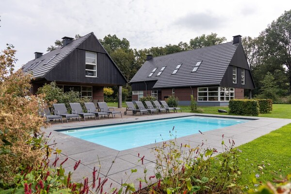 Luxe Boshoeve in Aalten: vakantievilla voor 20 personen met sauna en zwembad - thumbnail 1