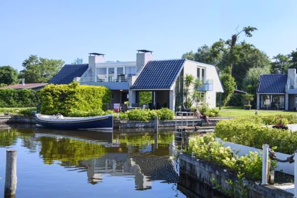 Panorama Villa in Loosdrecht: stijlvol genieten aan de meren (3-8 pers) - thumbnail 1
