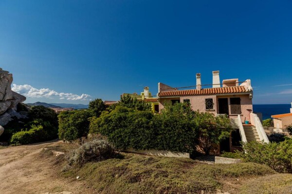 Appartement met zeezicht en dakterras in Baia Santa Reparata voor 6 personen - thumbnail 4