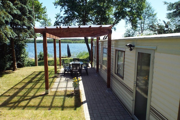 6-persoons stacaravan aan het meer in Dabel · 6 pers. - thumbnail 2