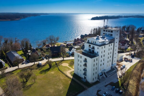 Kornloft Panorama Lake View 9: Luxe penthouse met uitzicht op Schwerinsee - thumbnail 1