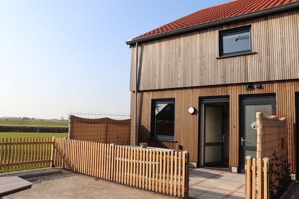 Moderne villa op het Friese platteland met golfbaan en laadpalen - thumbnail 1