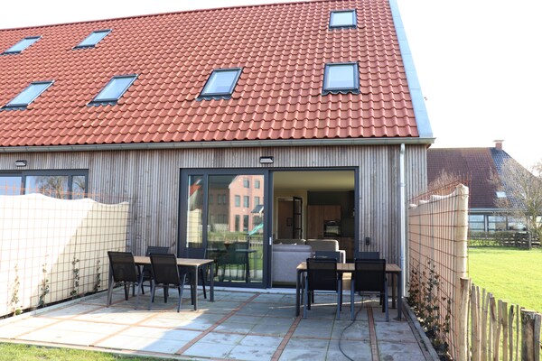 Moderne villa op het Friese platteland met golfbaan en laadpalen - thumbnail 5