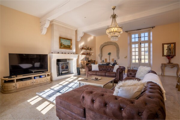 Luxe villa voor 16 personen met privé spa, speelkamer en zwembad in Damiatte - thumbnail 2