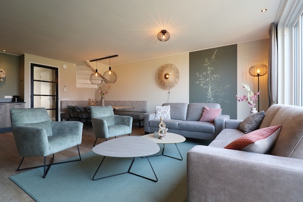 Luxe moderne villa op het Friese platteland met golfbaan - thumbnail 2