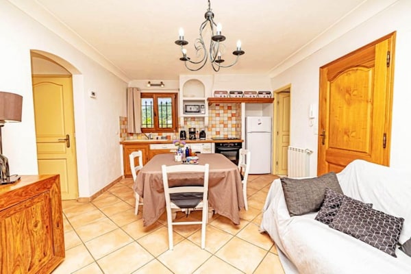 Noelie 1er Etage: sfeervol landhuis op de Franse Rivièra voor 4 personen - thumbnail 6